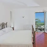 Oriana Relais Couette-café