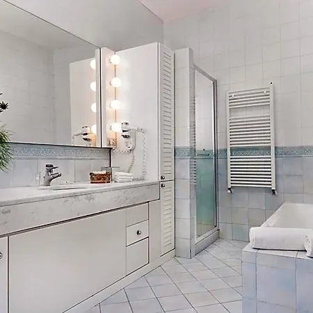 Oriana Relais 4*